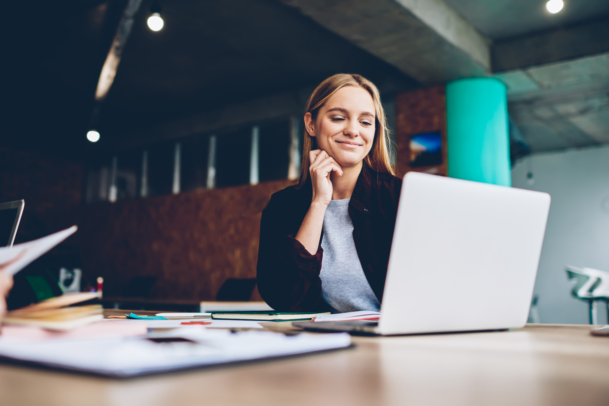 woman with laptop