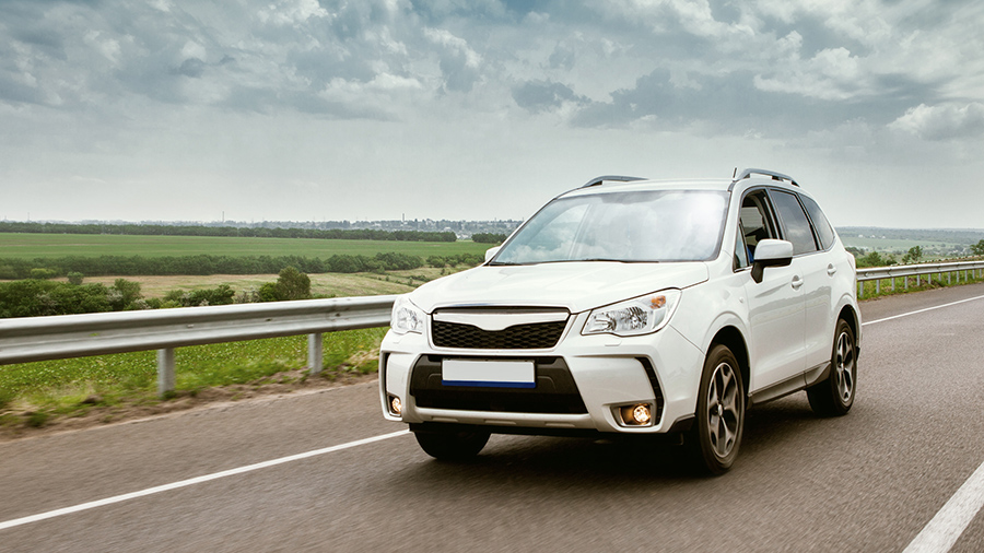 compact-suv-on-rural-road